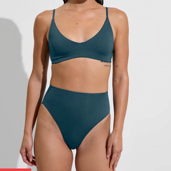 Left On Friday - Sunday Top and Super Hi Hi Bottom - Picture 1 of 3